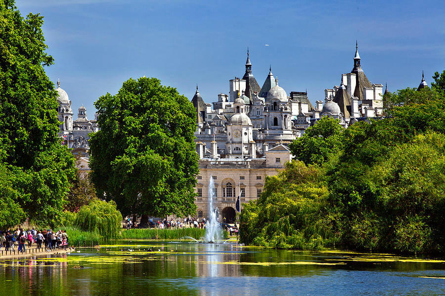 st james park lake in london claudia uripos 1