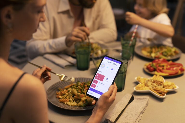 Top 7 Best Food Delivery Apps in 2026 Compared (Features & Pricing)